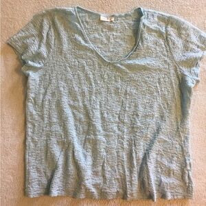 Crinkle top Jaclyn Smith size XL. Pale blue, short sleeve, V-neck